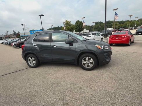 Certified 2018 Chevrolet Trax LT w/ LT Convenience Package FWD image 9