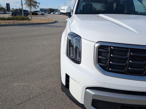 New 2025 Kia Telluride S image 12