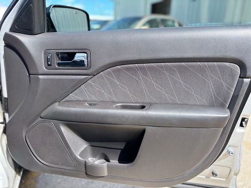 Used 2010 Mercury Milan Base image 10