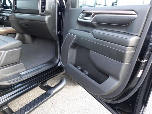 Used 2024 Chevrolet Silverado 2500 LT w/ Midnight Edition image 43