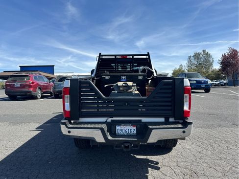 Used 2017 Ford F350 Lariat image 6