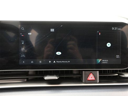 Certified 2025 Kia Carnival EX image 27