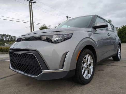 Used 2023 Kia Soul LX w/ Option Group 015 FWD image 8