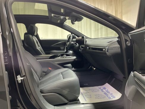 Used 2024 Cadillac Lyriq Luxury image 14