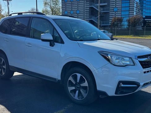 Used 2017 Subaru Forester 2.5i Premium w/ All-Weather Package image 3