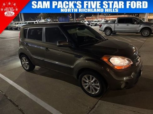 Used 2012 Kia Soul + w/ Audio Pkg image 2