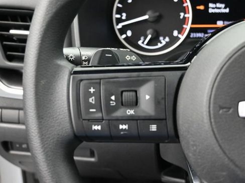 Used 2023 Nissan Rogue SV image 20