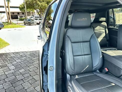 New 2026 Chevrolet Suburban High Country AWD/4WD image 28