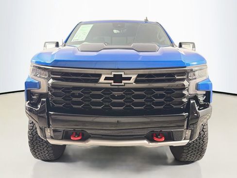 Used 2022 Chevrolet Silverado 1500 ZR2 w/ Technology Package AWD/4WD image 2