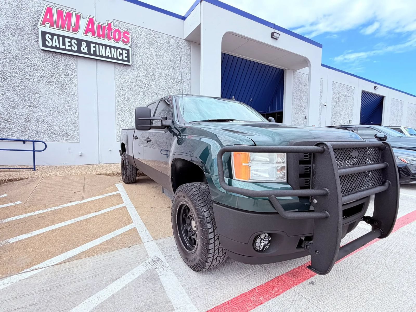 Used 2012 GMC Sierra 2500 SLE w/ SLE Preferred Package AWD/4WD image 6