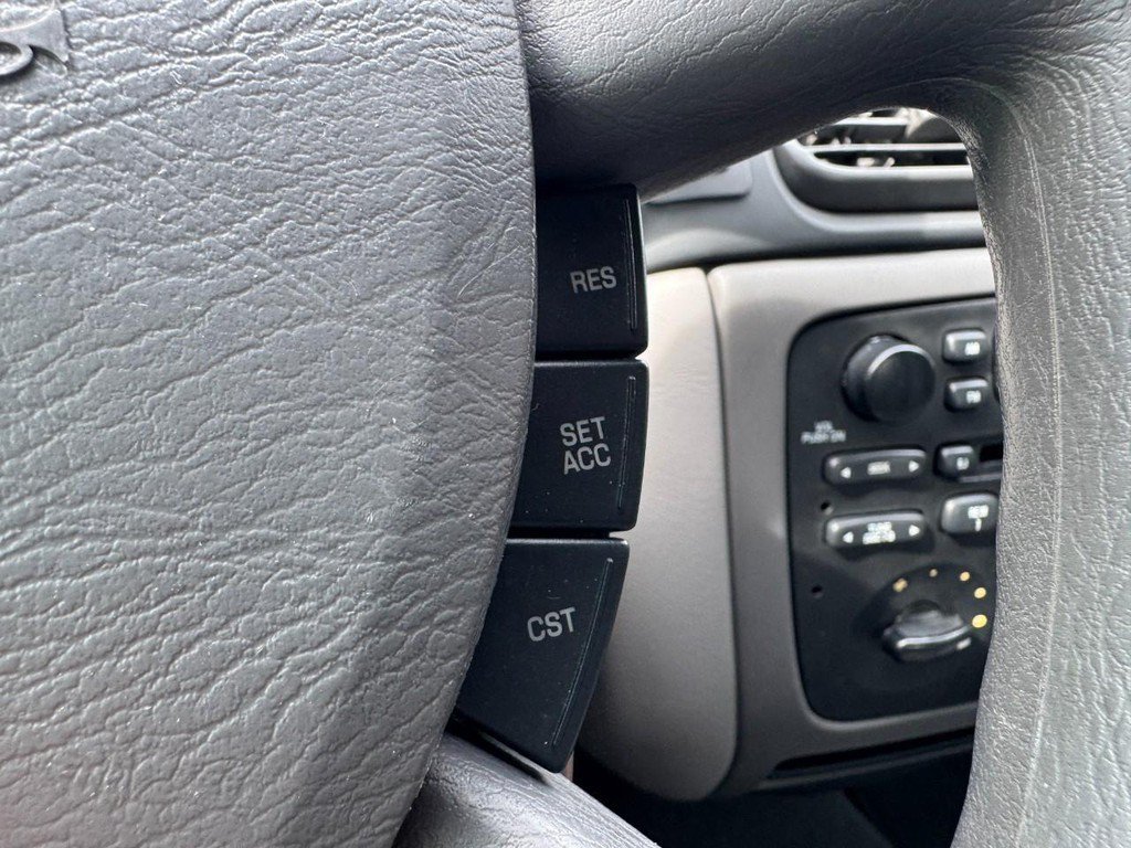 Used 2004 Ford Taurus SE FWD image 17