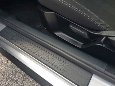 Certified 2021 Ford Mustang Coupe image 14