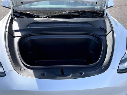 Used 2021 Tesla Model Y Long Range AWD/4WD image 9