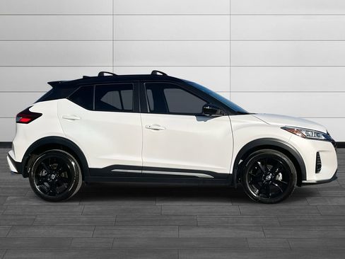 Used 2024 Nissan Kicks SR w/ SR Premium Package image 2