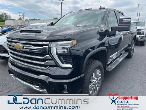 Used 2026 Chevrolet Silverado 2500 High Country w/ High Country Premium Package AWD/4WD image 1
