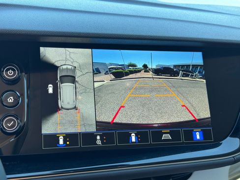 Used 2022 Buick Envision Avenir w/ Technology Package II image 27