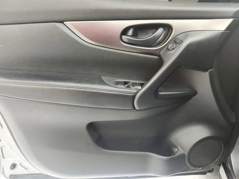 Used 2020 Nissan Rogue Sport S FWD image 11