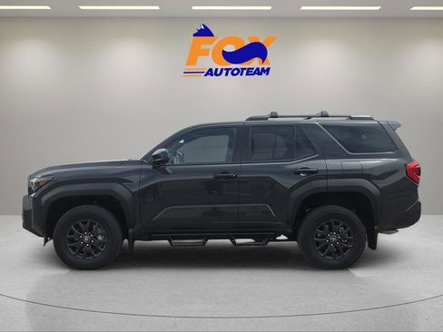 New 2026 Toyota 4Runner SR5 AWD/4WD image 2