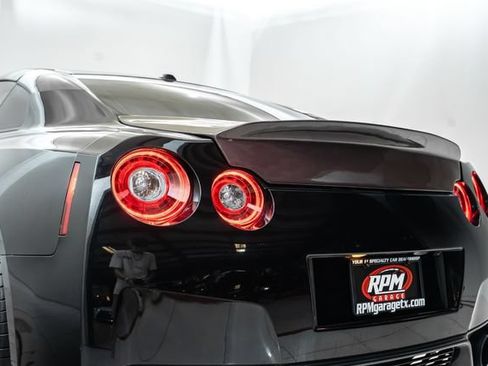 Used 2015 Nissan GT-R Premium AWD/4WD image 11