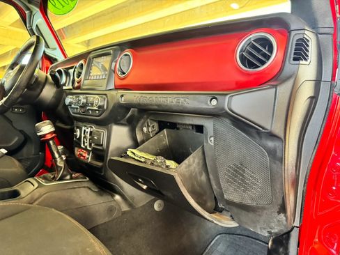Used 2019 Jeep Wrangler Unlimited Rubicon w/ Steel Bumper Group AWD/4WD image 28