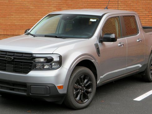 New 2024 Ford Maverick Lariat w/ Black Appearance Package image 3