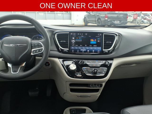 Used 2024 Chrysler Pacifica Touring-L FWD image 12