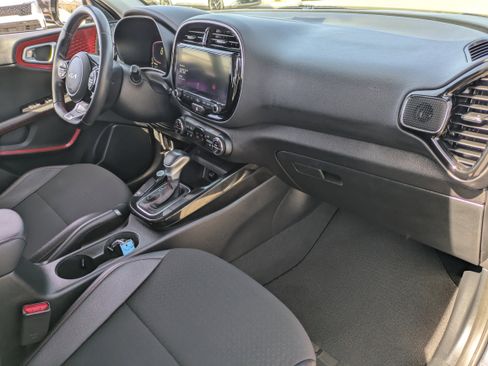 Used 2023 Kia Soul GT-Line image 13