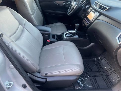 Used 2014 Nissan Rogue SV w/ SV Premium Package image 24