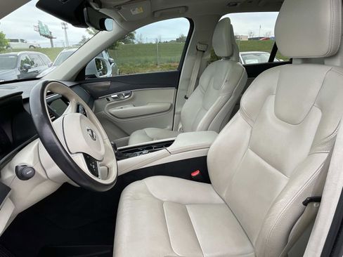 Used 2020 Volvo XC90 T6 Momentum AWD/4WD image 18