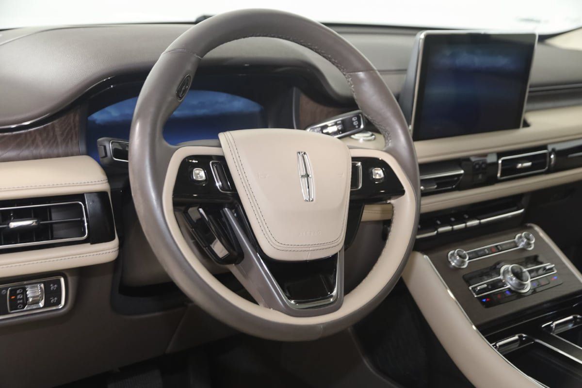 Used 2022 Lincoln Aviator Grand Touring w/ Equipment Group 301A AWD/4WD image 6