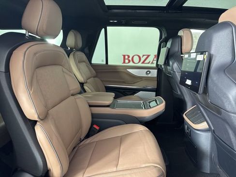 New 2025 Lincoln Navigator L Black Label image 24