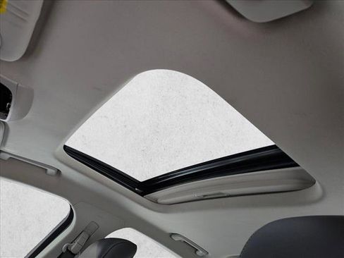 Used 2014 Ford Fusion SE w/ Equipment Group 202A image 11