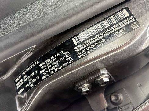 Used 2017 Jeep Renegade Latitude w/ Popular Equipment Group AWD/4WD image 11