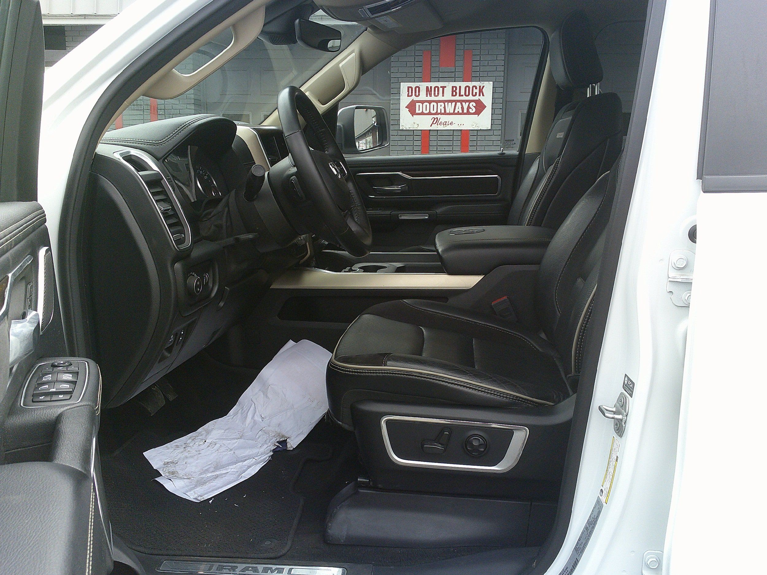Used 2021 RAM 1500 Laramie AWD/4WD image 13