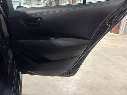 Used 2025 Toyota Corolla LE image 9