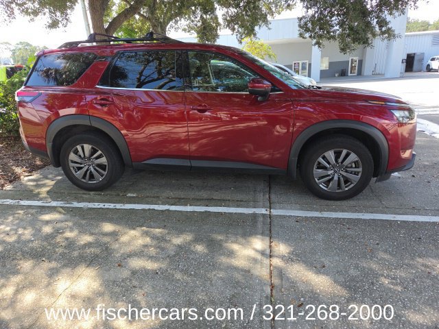 Used 2025 Nissan Pathfinder SV w/ SV Premium Package FWD image 2
