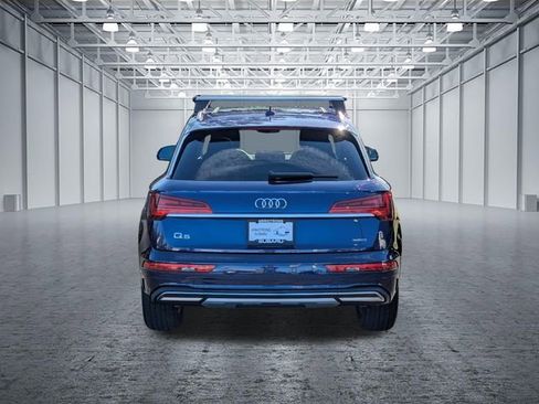 Used 2023 Audi Q5 Premium w/ Convenience Package image 4