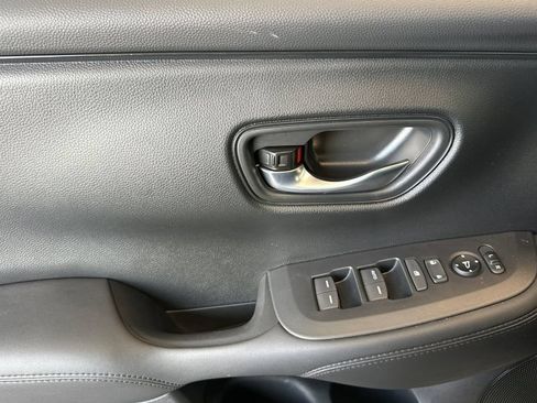 Used 2026 Honda HR-V LX image 10