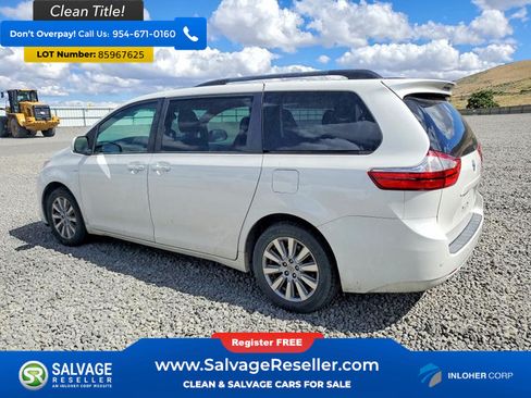 Used 2017 Toyota Sienna XLE Premium AWD/4WD image 3