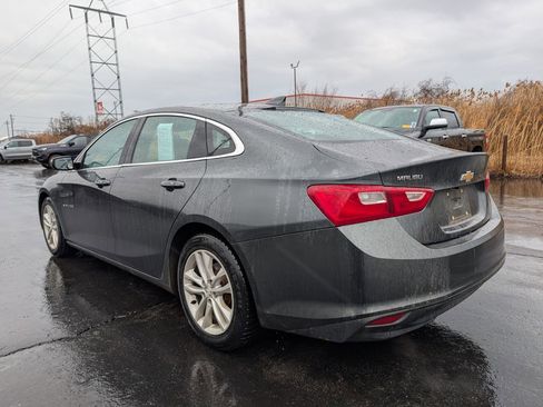 Used 2017 Chevrolet Malibu LT image 6