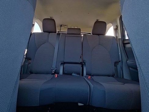 Used 2023 Toyota Highlander L image 28