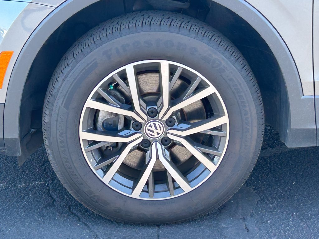Used 2020 Volkswagen Tiguan SE AWD/4WD image 12