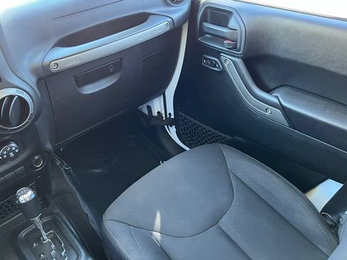 Used 2018 Jeep Wrangler Unlimited Sport S AWD/4WD image 30