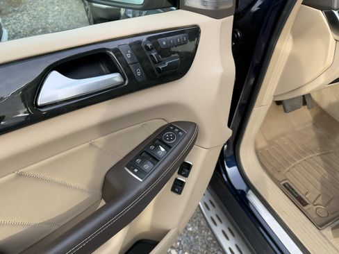 Used 2015 Mercedes-Benz GL 450 4MATIC image 17