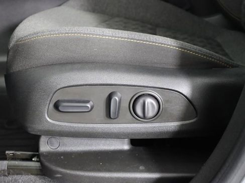 Used 2023 Chevrolet Equinox LT AWD/4WD image 32