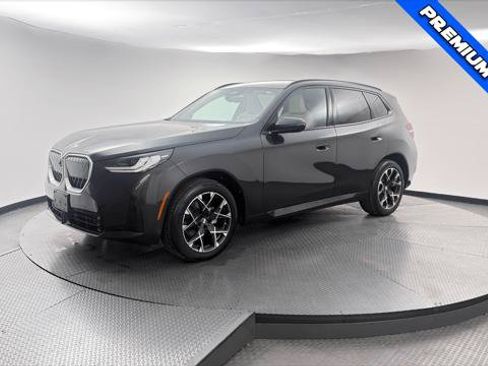 Used 2025 BMW X3 xDrive30i AWD/4WD image 2