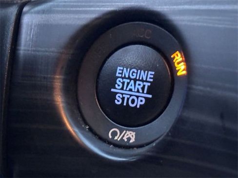 Used 2020 Jeep Grand Cherokee Altitude image 18