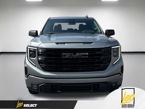 Used 2023 GMC Sierra 1500 Elevation AWD/4WD image 2