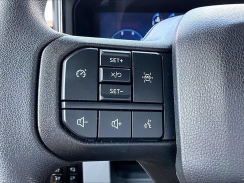 Used 2025 Ford F250 XLT w/ Black Appearance Package AWD/4WD image 17