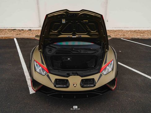 Used 2024 Lamborghini Huracan Sterrato image 22